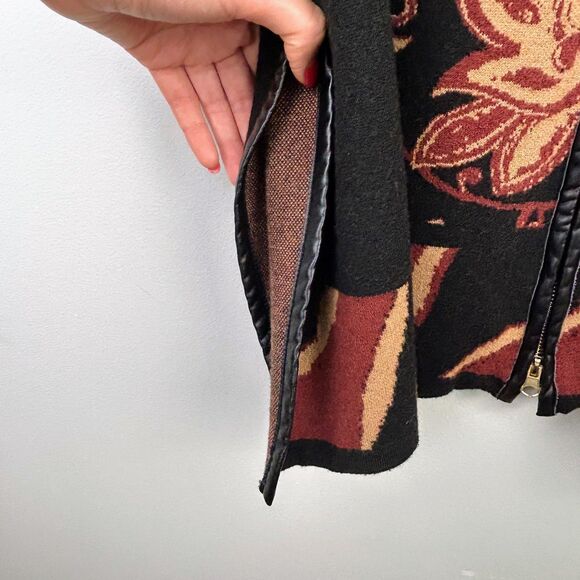 Chico’s Ruana Front Zip Sweater Knit Poncho Cape Cardigan Black Fall Floral S M - Picture 8 of 16